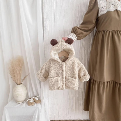 Baby & Kleinkind Kuschelige Jacke mit Bärenohren aus Baumwolle – Unisex Winterjacke
