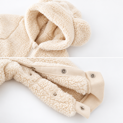 Baby Teddy Winteroverall – Warmer Fleece-Overall mit Kapuze & Bärenohren