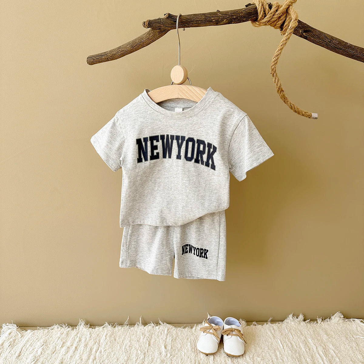 Baby & Kleinkind Sommer 2-Teiler aus Baumwolle – T-Shirt & Shorts Set „NEW YORK“