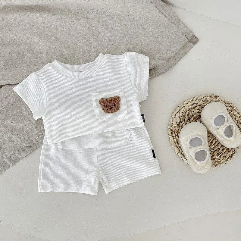 Baby & Kleinkind 2-Teiler Set aus Baumwolle mit T-Shirt, kurzer Hose & süßer Bärenstickerei