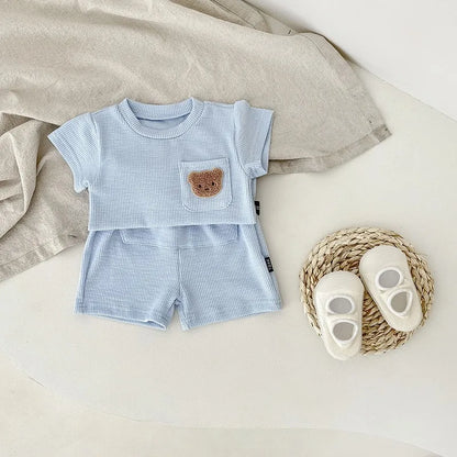 Baby & Kleinkind 2-Teiler Set aus Baumwolle mit T-Shirt, kurzer Hose & süßer Bärenstickerei