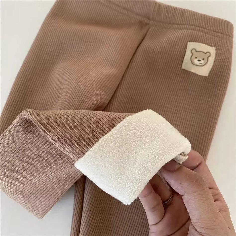 Gefütterte Baby & Kleinkind Leggings mit Bären-Stickerei – kuschelweiche Unisex Hose aus Polyester