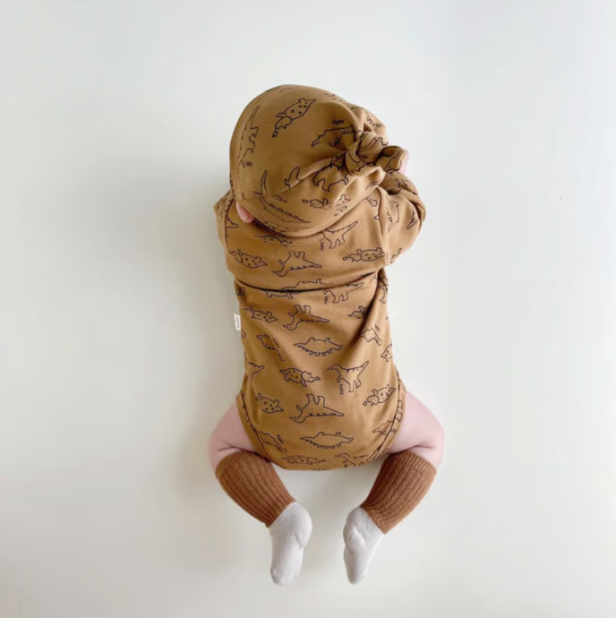 Baby Dino Langarmbody mit passender Mütze aus Baumwolle – bequemer Strampler